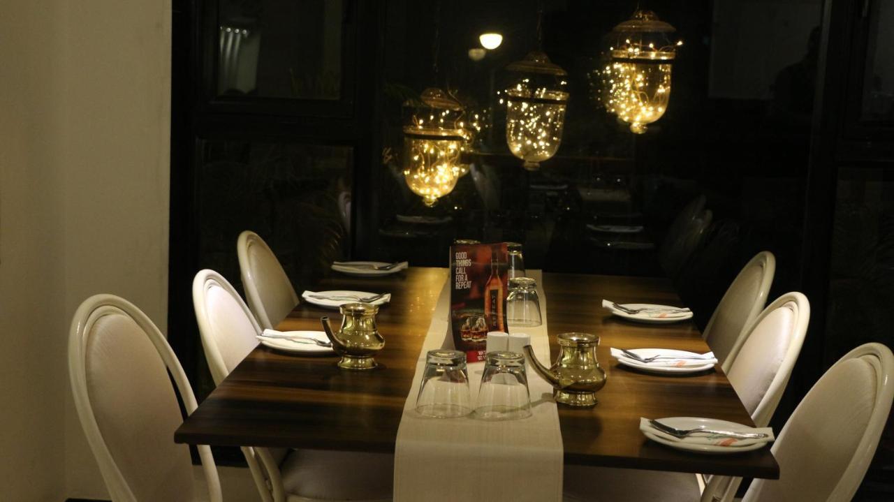Hotel Samraj Mumbai Bagian luar foto